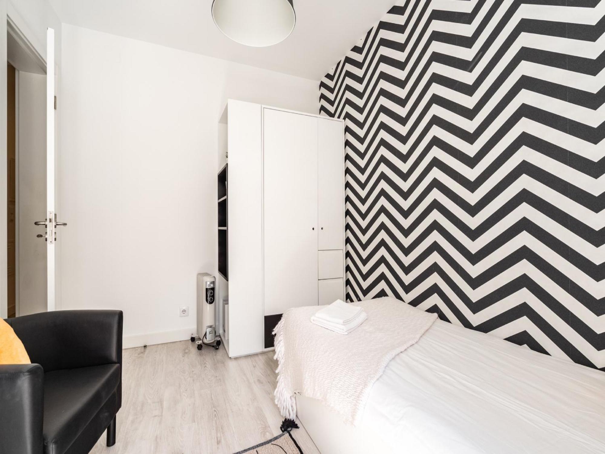 Akicity Campolide Peach Lisboa